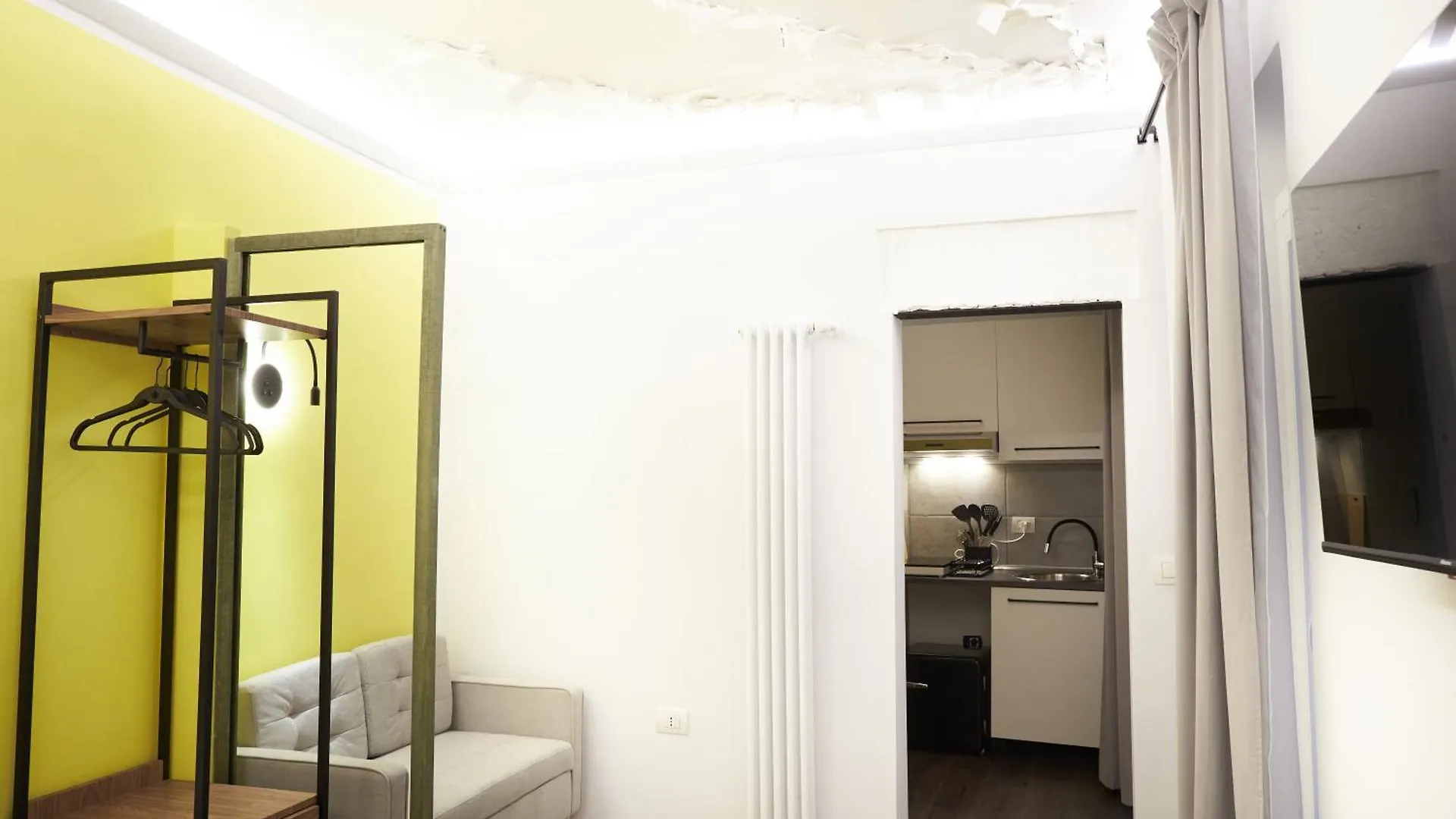 Ripettart Apt Rome 0*,